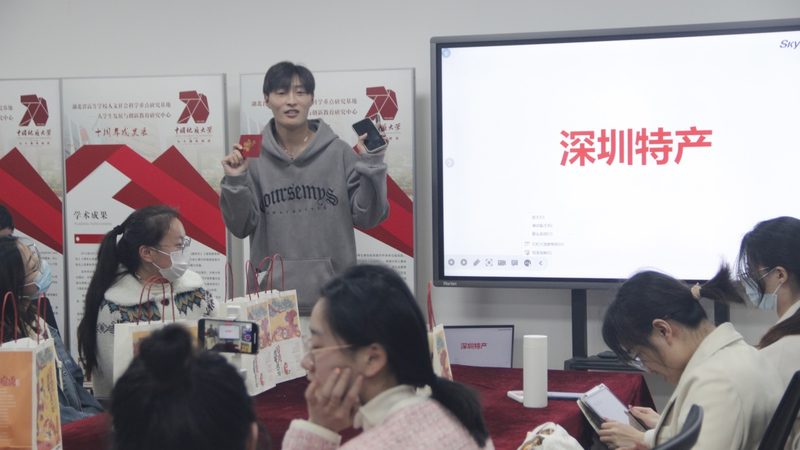 女生选择自考本科行政管理，这些因素不容忽视